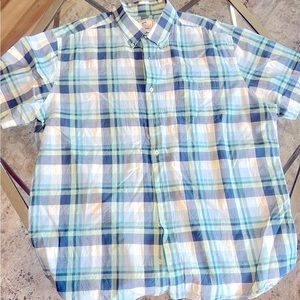 Southern Tide XXL button down short sleeve shirt. No stains or signs of wear.